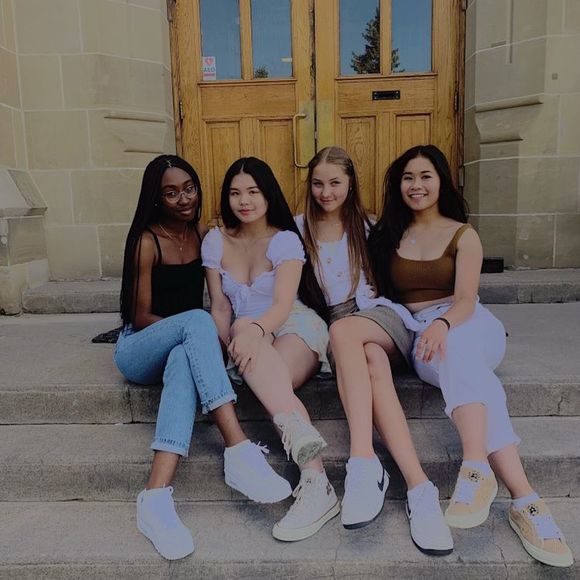 Meet your Posher, Mojisola - Picture 1 of 1